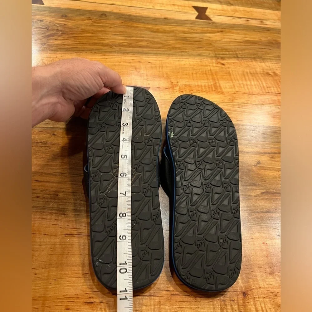 Reef flip flops size 10 in GUC